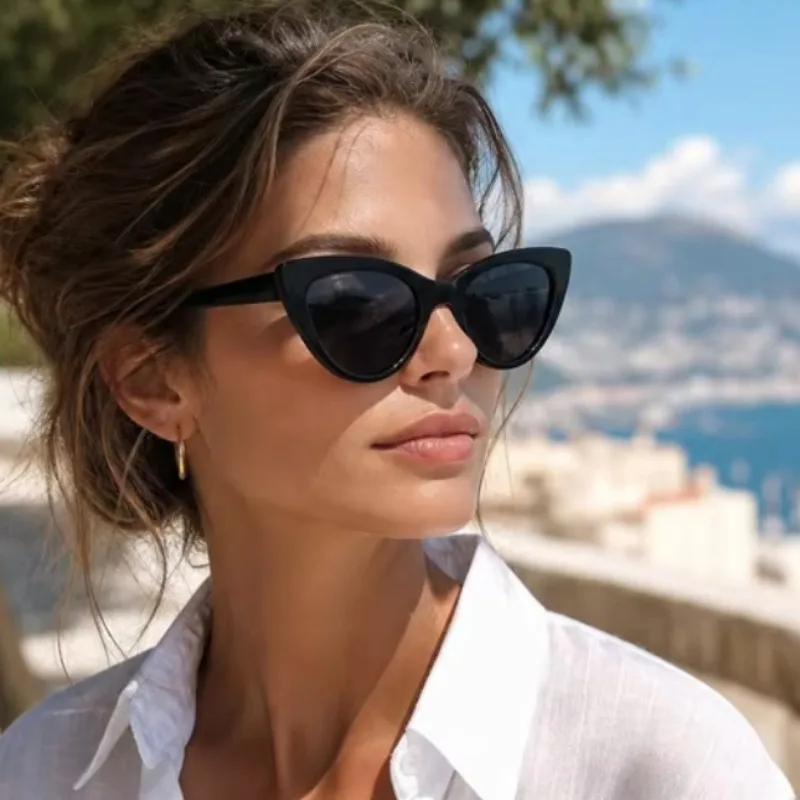 Decorative Mirror - Retro Sexy Cat Eye Style Sunglasses