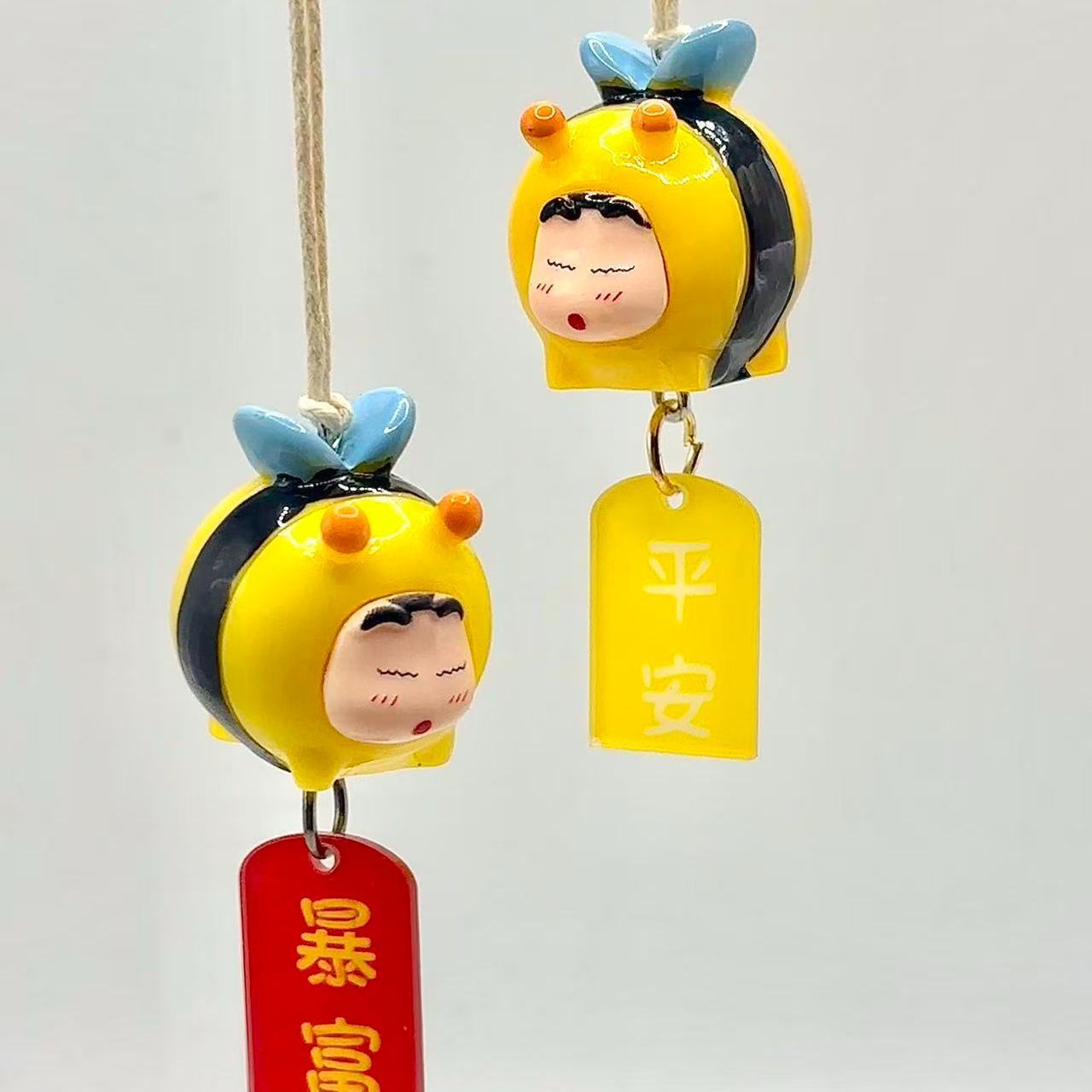 Crayon Shin-chan Bee Cosplay F - Decorative Mirror review and price